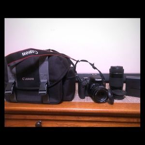 Canon sos rebel t7i camera, bag & all items in pic